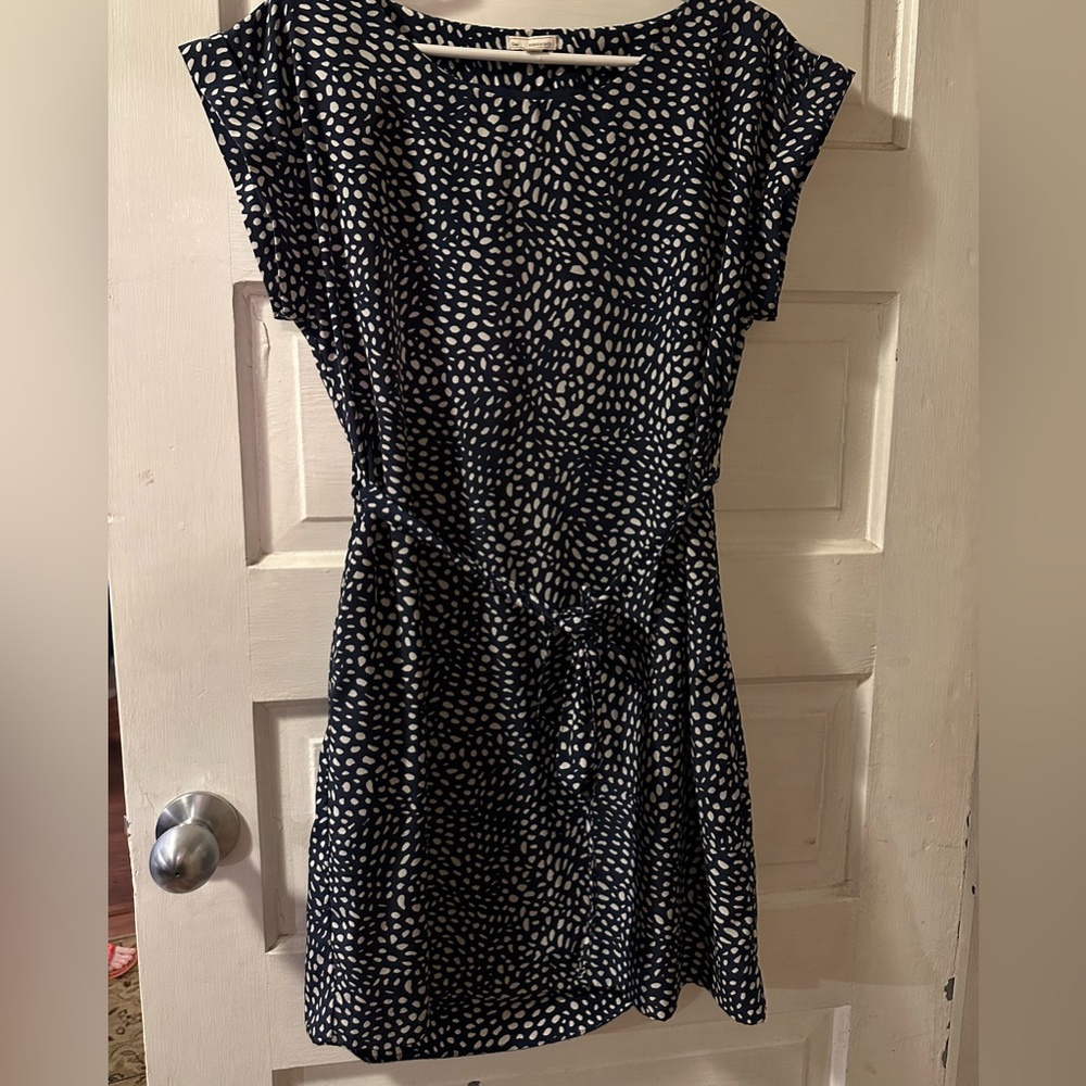 Comfy blue and white tie waist GAP dress